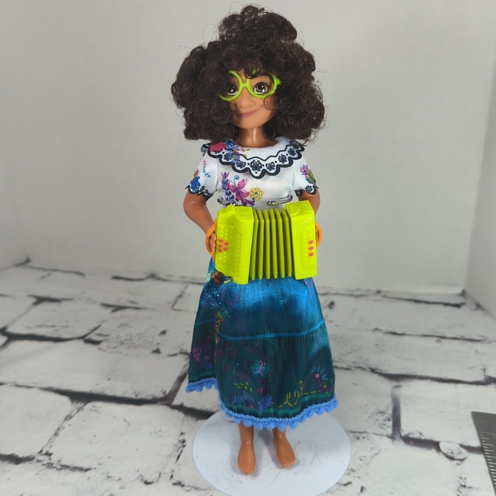 Disney Encanto Mirabel‎ Musical Singing Doll
